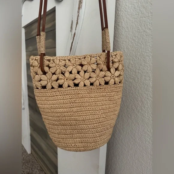 Sezane Josie Basket, Natural Flower Raffia - Picture 9 of 14